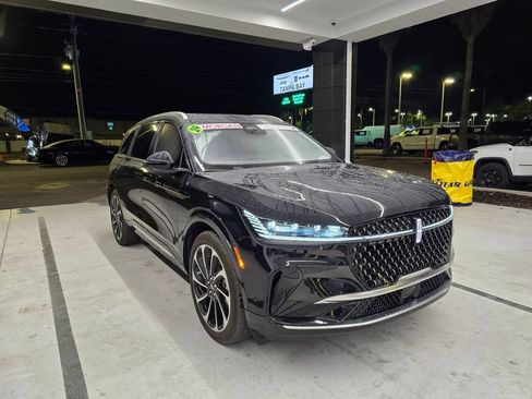 Used 2024 Lincoln Nautilus Black Label AWD/4WD image 1