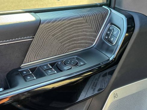 Used 2023 Ford F150 Lightning Platinum AWD/4WD image 34