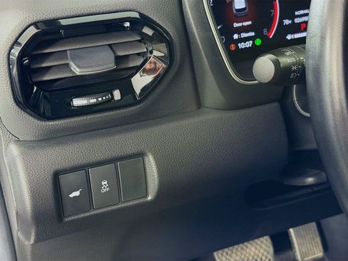 Used 2024 Honda Pilot Touring image 17