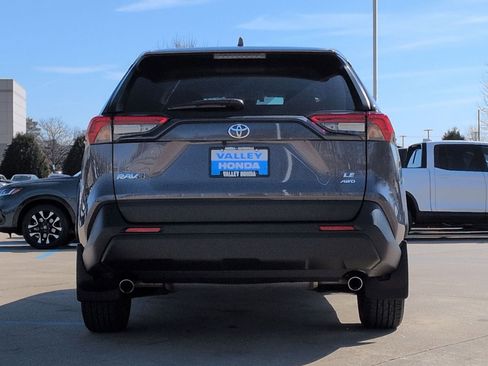 Used 2022 Toyota RAV4 LE image 7
