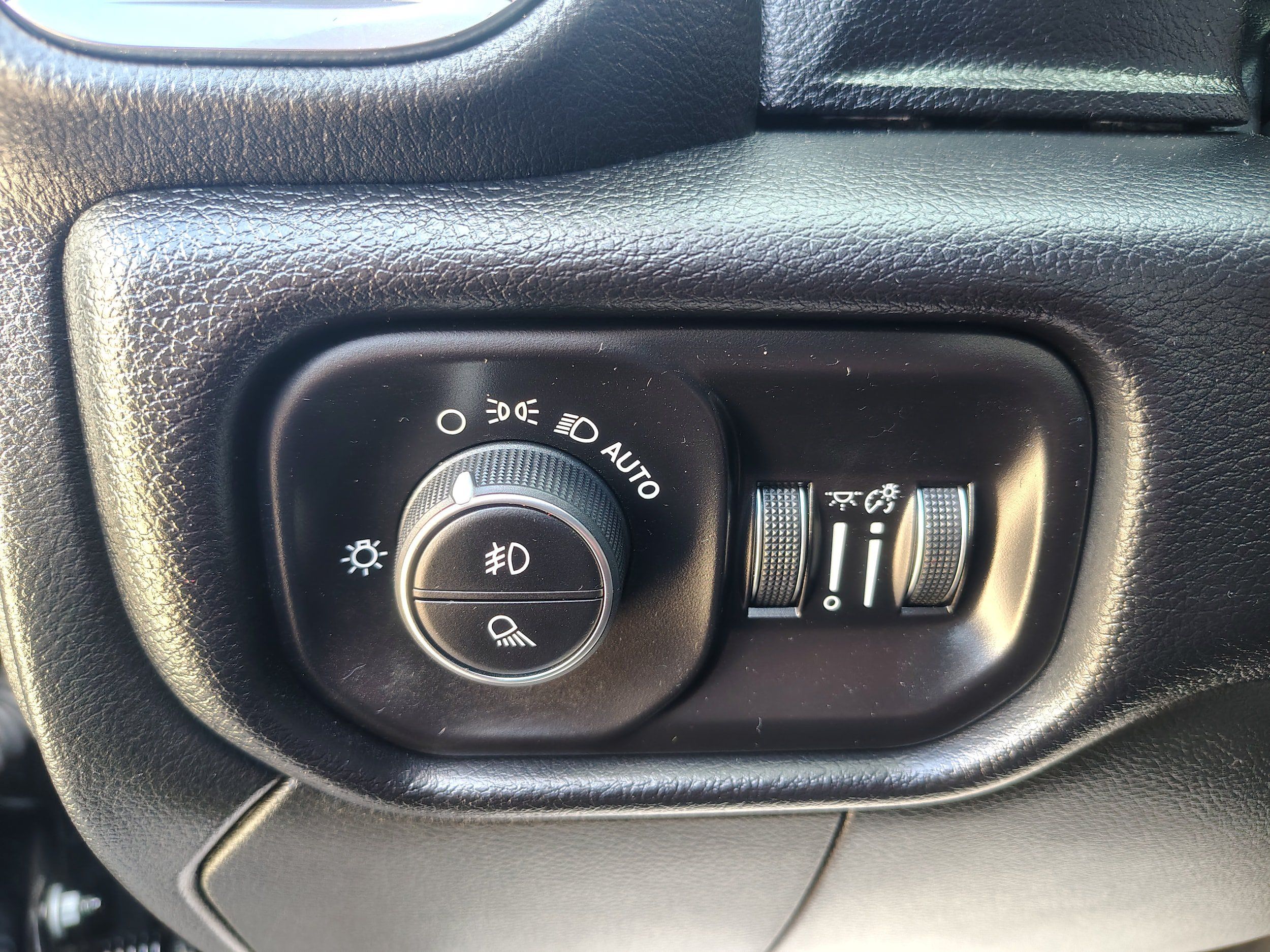 Used 2026 RAM 2500 Laramie AWD/4WD image 25