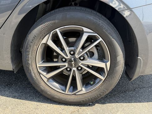 Certified 2024 Kia Forte LXS w/ LXS Technology Package FWD image 9