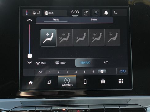 New 2026 Jeep Compass Latitude image 16