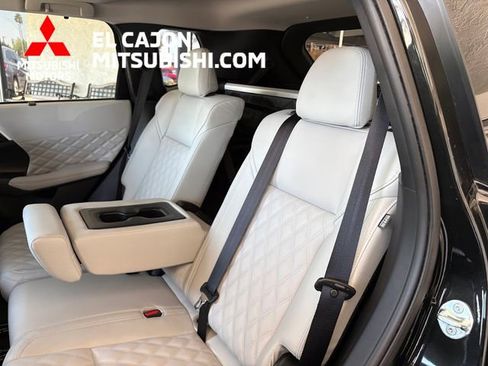 Used 2025 Mitsubishi Outlander SEL AWD/4WD image 14