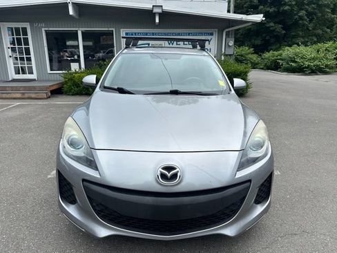 Used 2012 MAZDA MAZDA3 i Grand Touring w/ Tech Pkg FWD image 2