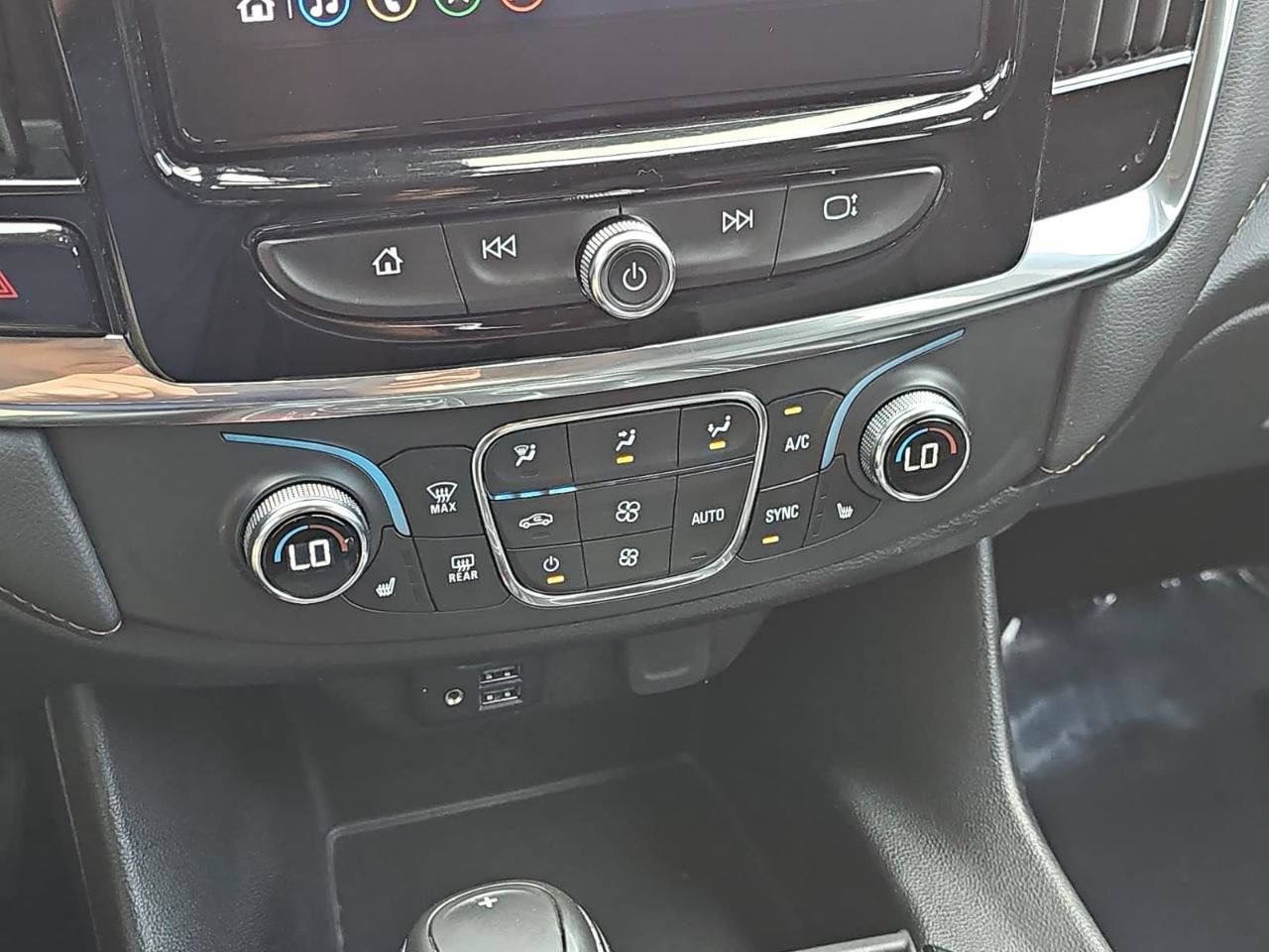 Used 2020 Chevrolet Traverse RS AWD/4WD image 35