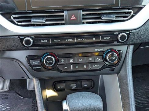 Used 2020 Kia Niro LX image 15