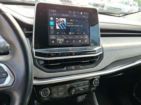 Certified 2022 Jeep Compass Latitude w/ Convenience Group image 17