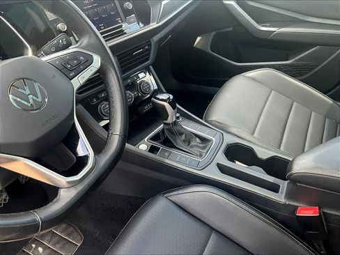 Used 2024 Volkswagen Jetta SE FWD image 20