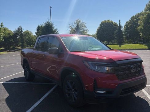 Used 2025 Honda Ridgeline Sport image 9