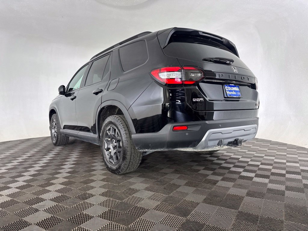 Used 2024 Honda Pilot TrailSport image 9