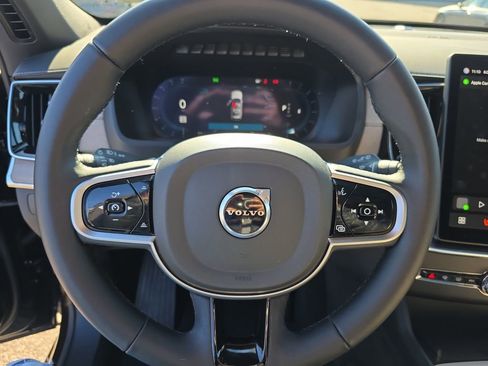 Certified 2025 Volvo XC90 B6 Plus image 26