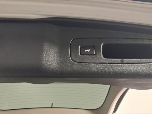 Used 2016 Honda CR-V Touring image 34