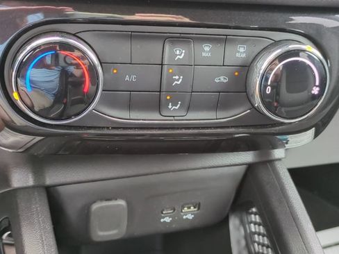 Used 2025 Chevrolet TrailBlazer LT AWD/4WD image 18