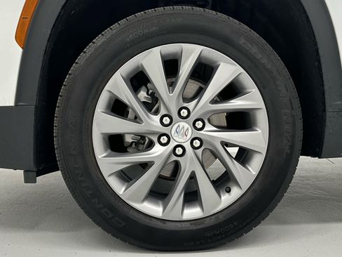 Used 2025 Buick Enclave Preferred AWD/4WD image 9