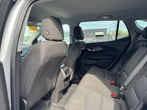 Used 2024 GMC Terrain SLE w/ Driver Convenience Package image 21