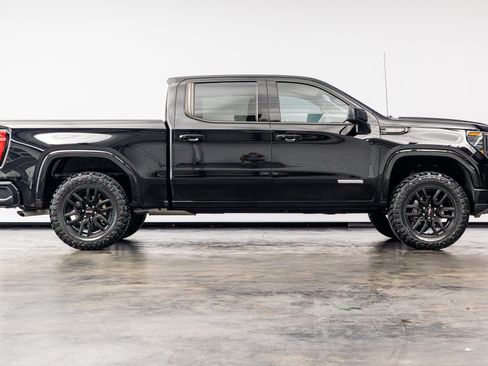 Used 2024 GMC Sierra 1500 Elevation w/ LPO, Elevation Black Package AWD/4WD image 21
