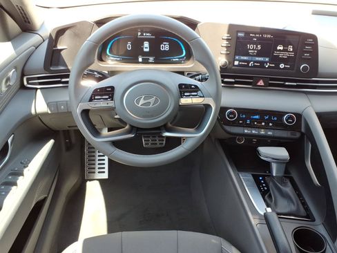 Certified 2026 Hyundai Elantra Sport FWD image 18