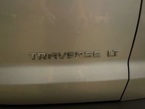 Used 2011 Chevrolet Traverse LT w/ Personal Connectivity Package FWD image 27