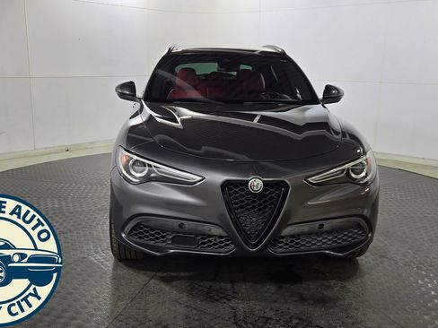 Used 2022 Alfa Romeo Stelvio Sprint image 2