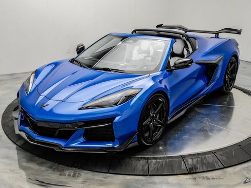 Used 2024 Chevrolet Corvette Z06 w/ Z07 Performance Package RWD image 7