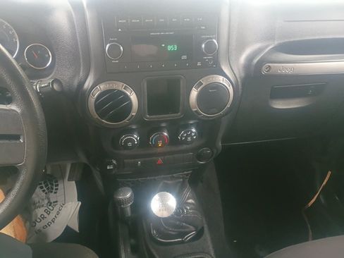 Used 2015 Jeep Wrangler Sport AWD/4WD image 13