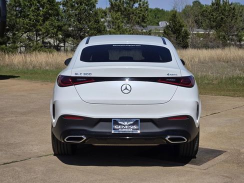 Used 2024 Mercedes-Benz GLC 300 4MATIC image 5