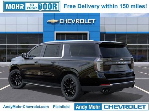New 2026 Chevrolet Suburban Premier image 4