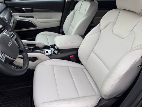 New 2025 Kia Telluride S image 10
