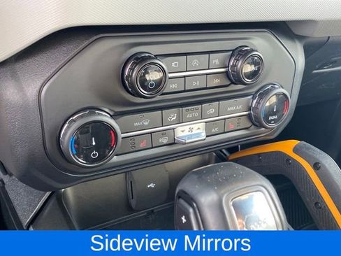 Used 2022 Ford Bronco Badlands image 13