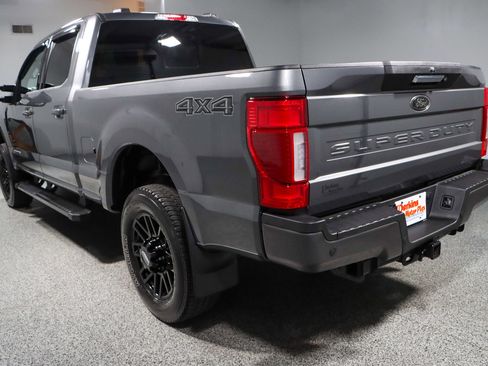 Used 2022 Ford F250 Lariat w/ Black Appearance Package image 9