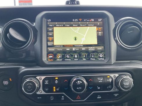 Certified 2022 Jeep Gladiator Sport image 22