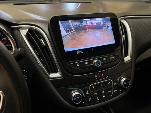 Used 2020 Chevrolet Malibu LT image 23