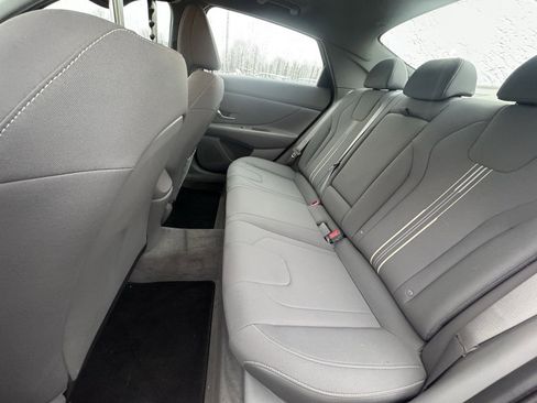 Used 2022 Hyundai Elantra SEL w/ Convenience + Premium Package image 22