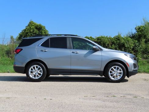 Certified 2023 Chevrolet Equinox LT AWD/4WD image 2