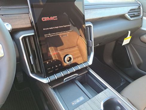 New 2026 GMC Acadia Denali Ultimate w/ LPO, Floor Liner Package image 21