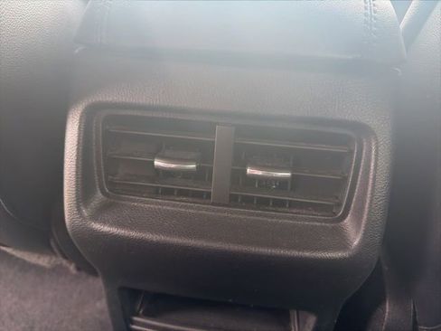 Used 2023 Ford Edge SEL AWD/4WD image 16