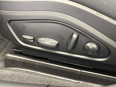 Certified 2025 Porsche Panamera 4 AWD/4WD image 17