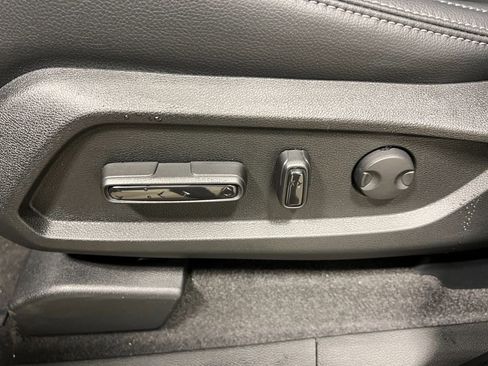 New 2025 Honda Pilot Touring image 19