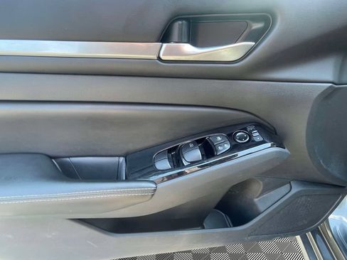 Used 2023 Nissan Altima 2.5 SV FWD image 17