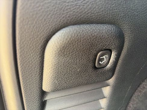 Used 2019 Jeep Grand Cherokee Limited w/ Luxury Group II image 12