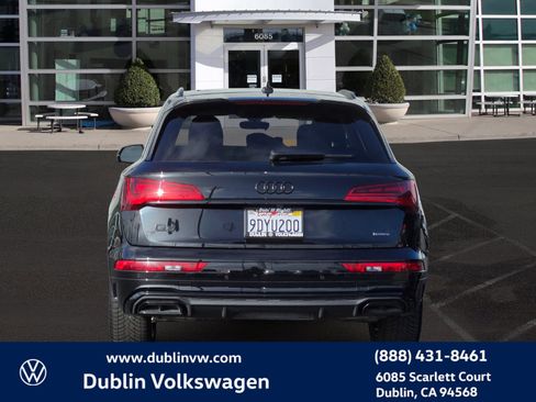 Used 2023 Audi Q5 2.0T Prestige w/ Prestige Package image 5