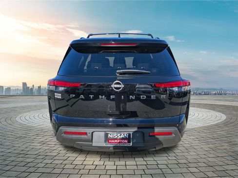 New 2025 Nissan Pathfinder SV w/ Black Appearance Package image 5