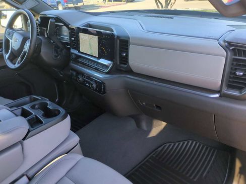 Used 2025 Chevrolet Silverado 1500 LT image 29