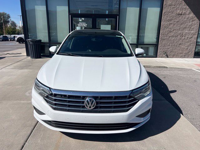 Used 2019 Volkswagen Jetta SE w/ Cold Weather Package FWD image 3