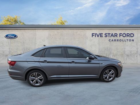 Used 2020 Volkswagen Jetta R-Line image 9