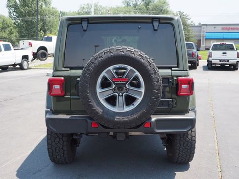 Used 2022 Jeep Wrangler Unlimited Sahara w/ LED Lighting Group AWD/4WD image 6