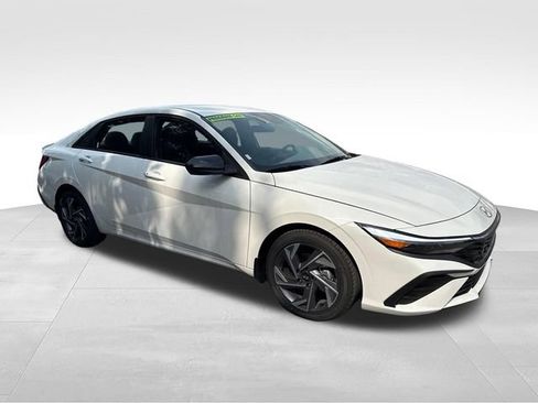 New 2025 Hyundai Elantra Sport FWD image 7