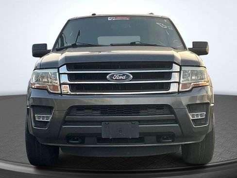 Used 2017 Ford Expedition XLT image 3
