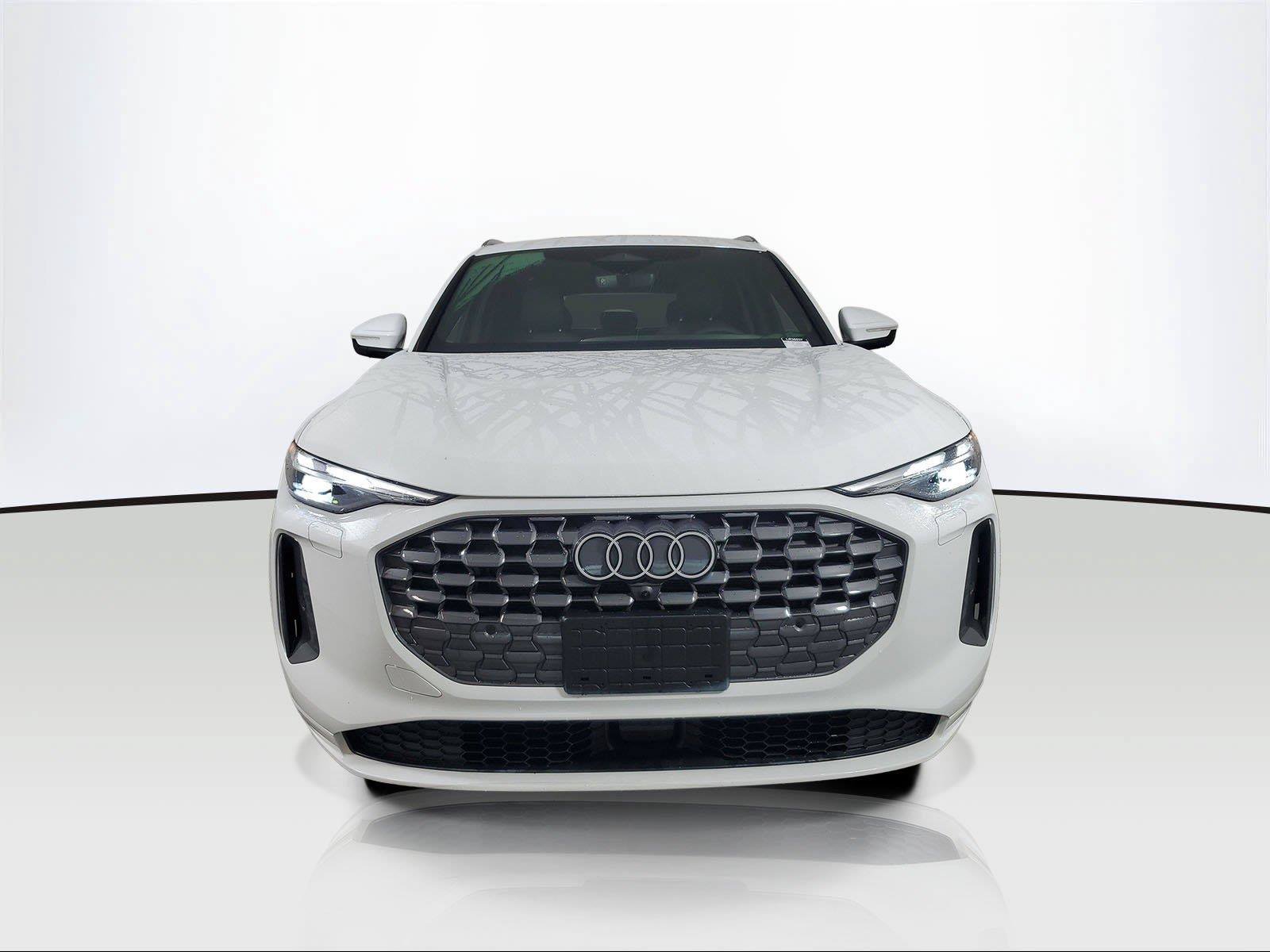 Used 2025 Audi Q5 Premium w/ Convenience Package AWD/4WD image 2
